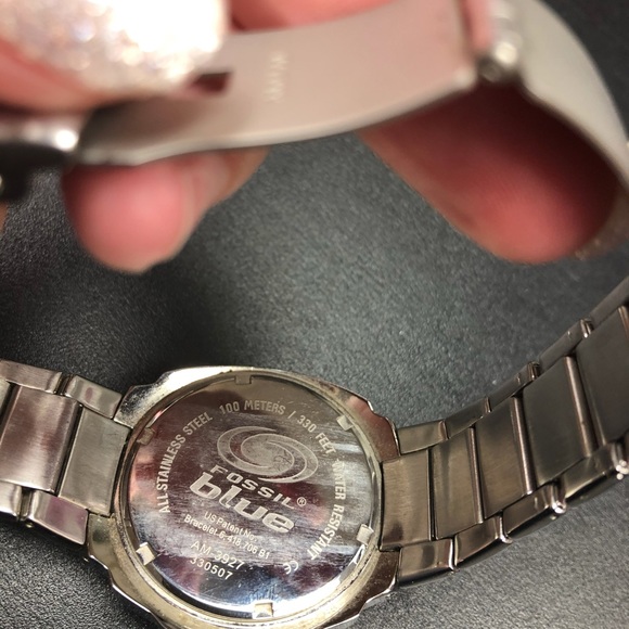 Play used condition men’s silver fossil watch - Picture 4 of 5